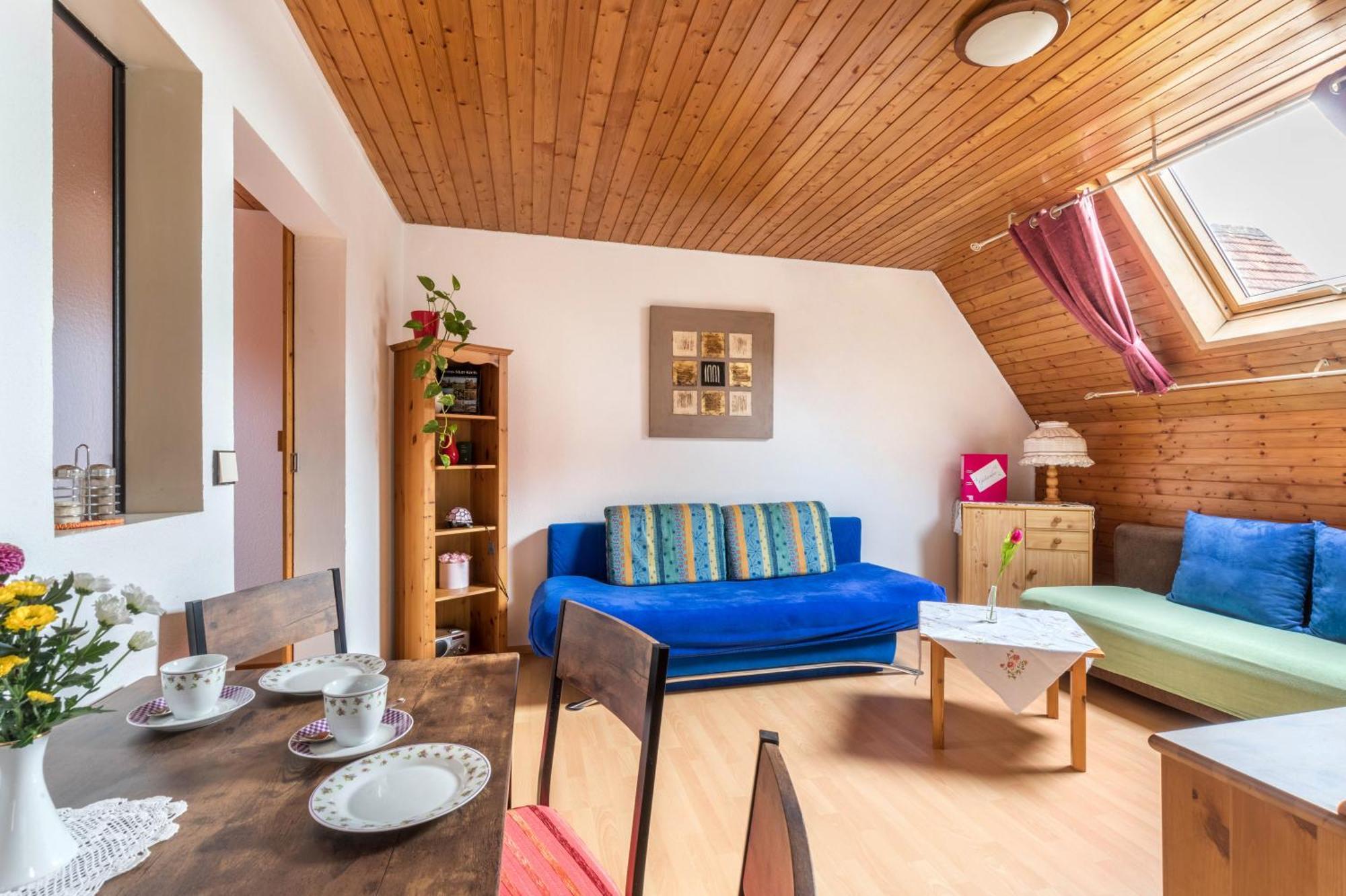 Apartmenthaus Ferienwohnungen Sila Weinstadt Εξωτερικό φωτογραφία