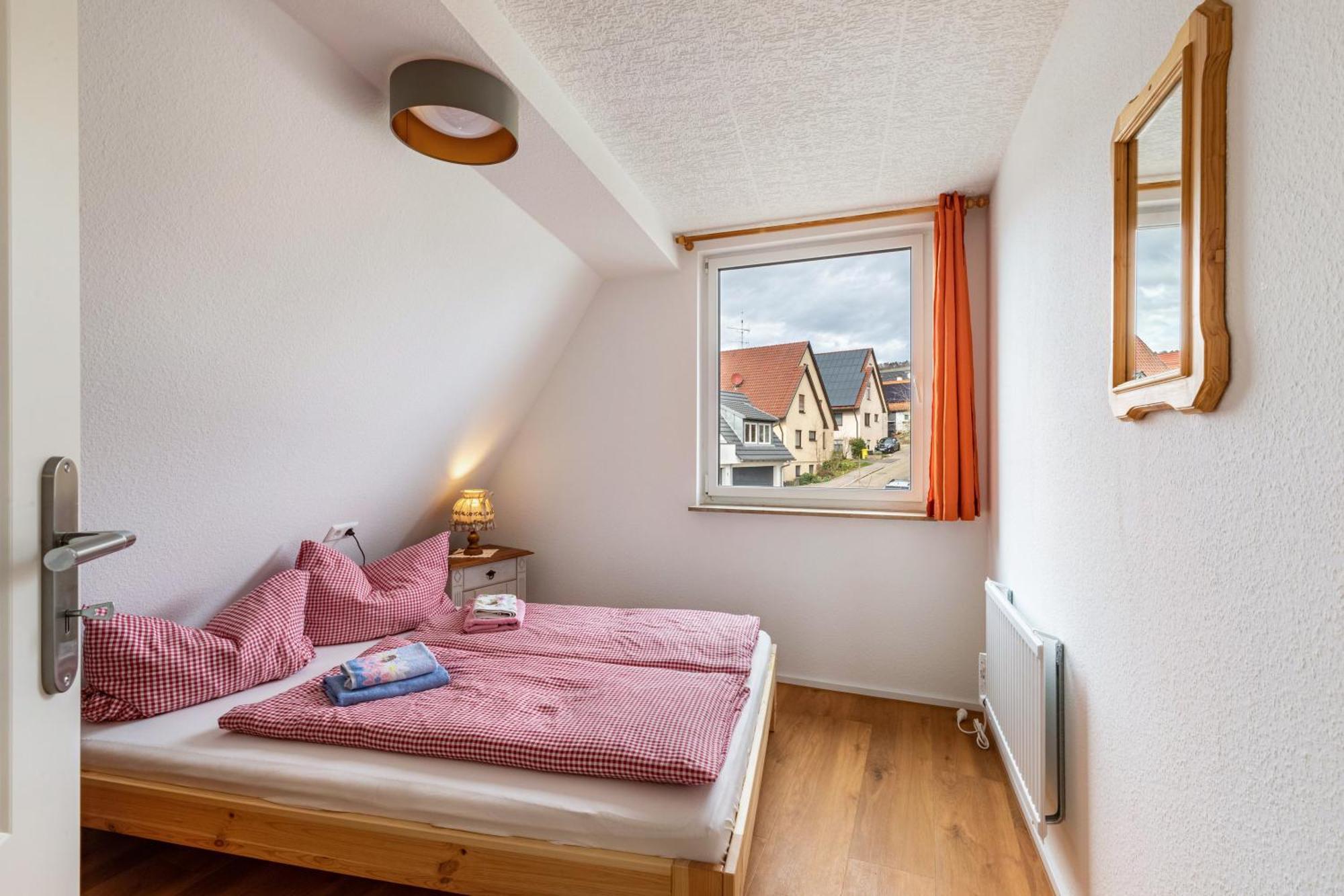 Apartmenthaus Ferienwohnungen Sila Weinstadt Εξωτερικό φωτογραφία