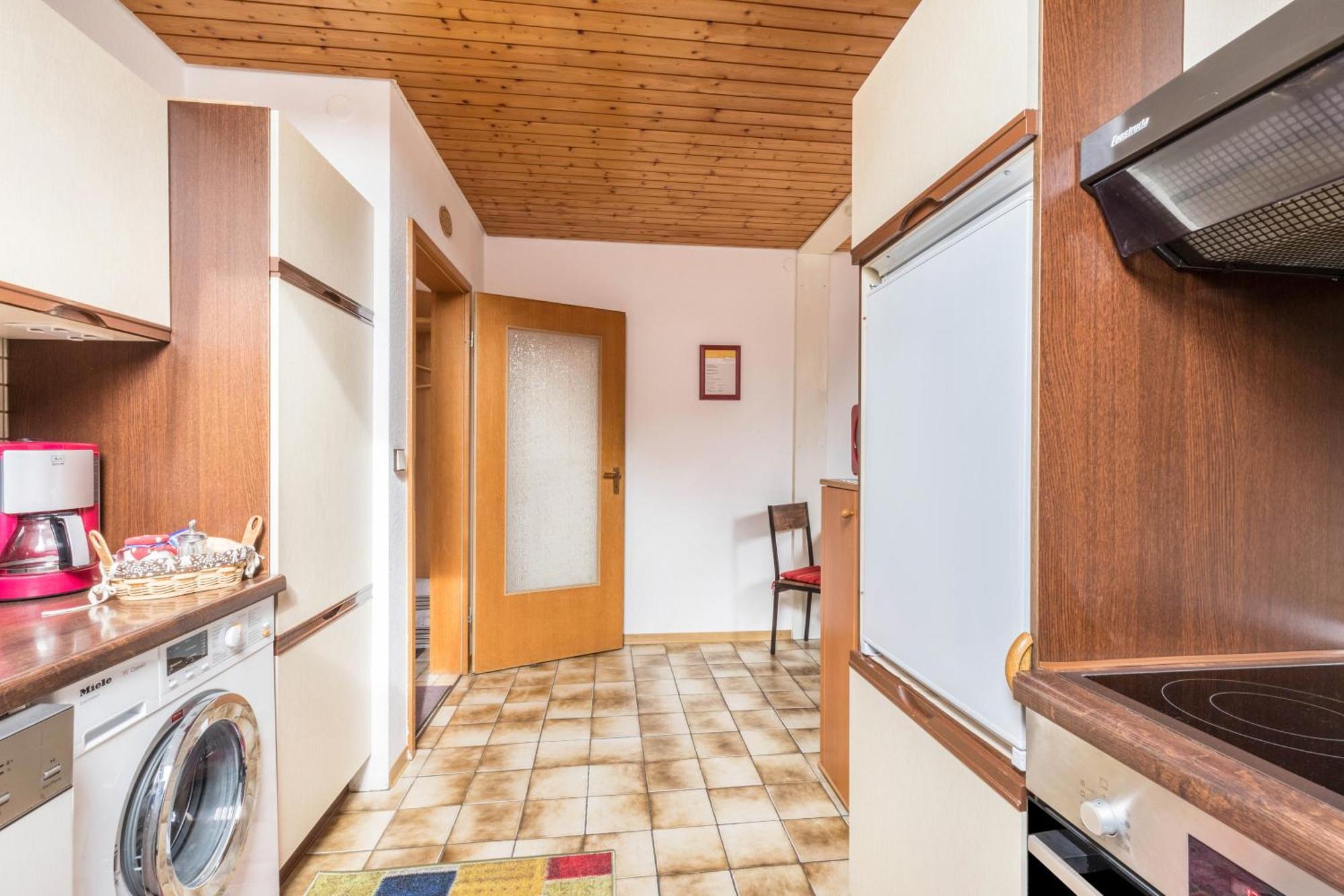 Apartmenthaus Ferienwohnungen Sila Weinstadt Εξωτερικό φωτογραφία